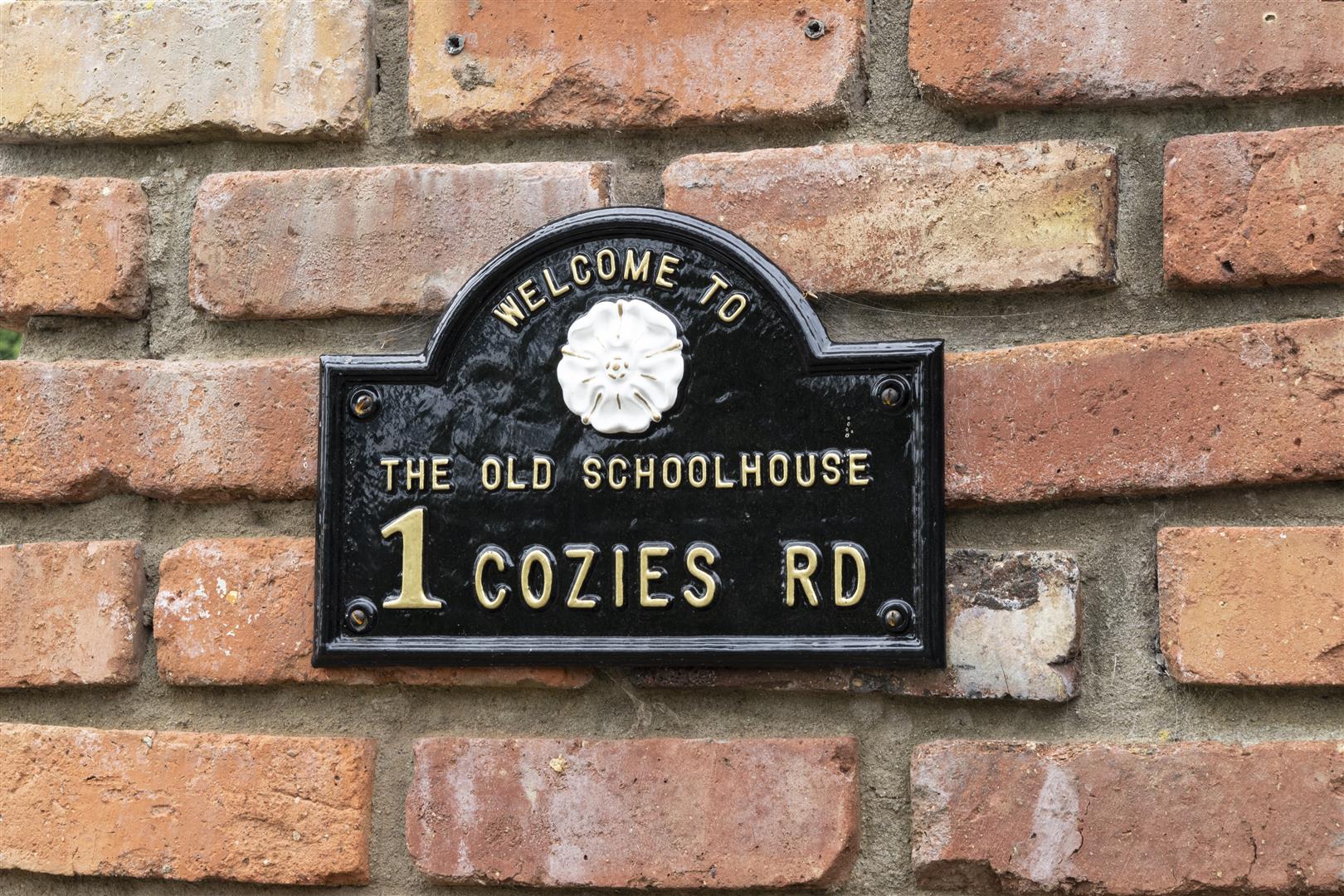 1 Cozies Road